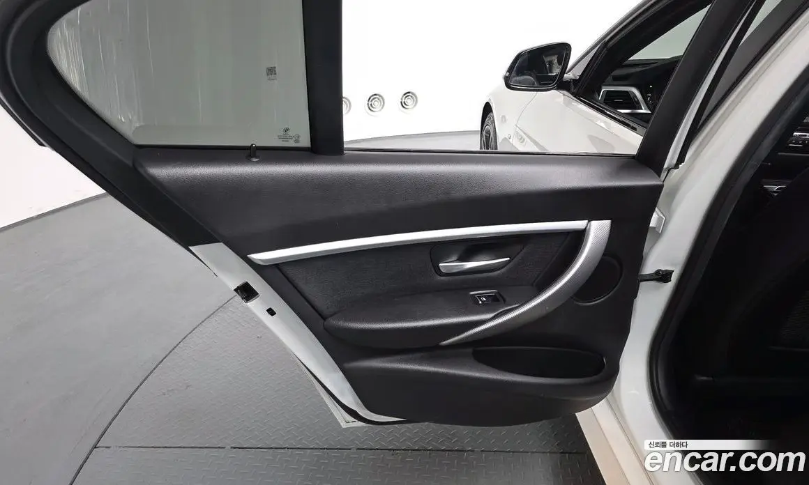 BMW 3 серия 2018 2.0 автомат (гидро), фото 14