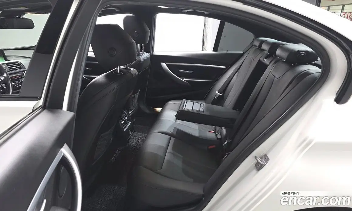 BMW 3 серия 2018 2.0 автомат (гидро), фото 17