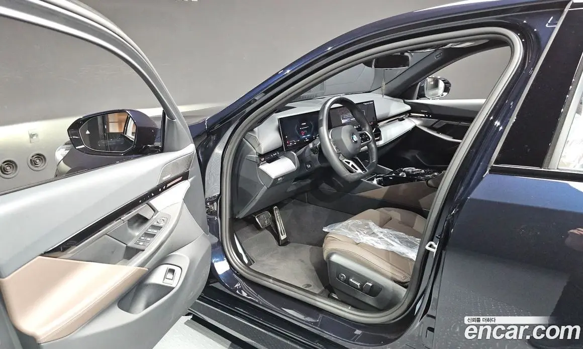 BMW 5 серия 2023 2.0 автомат (гидро), фото 13