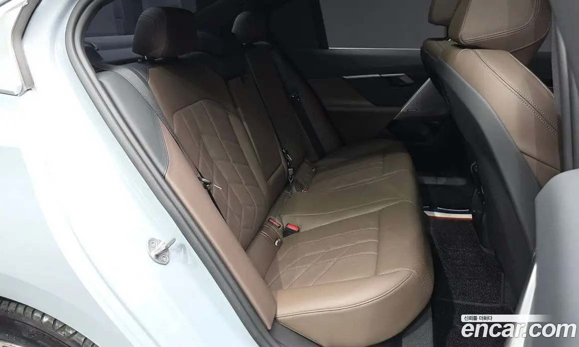 BMW 5 серия 2024 2.0 автомат (гидро), фото 18