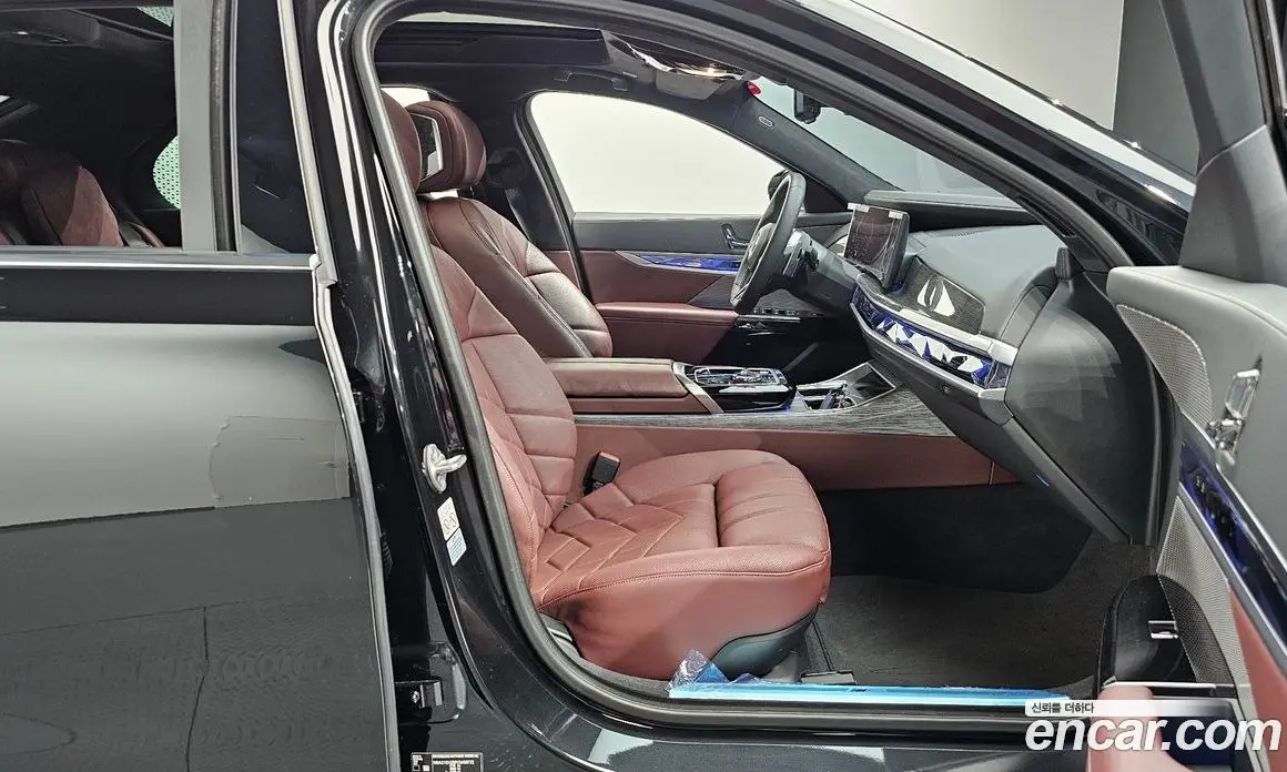 BMW 7 серия 2023 3.0 автомат (гидро), фото 16