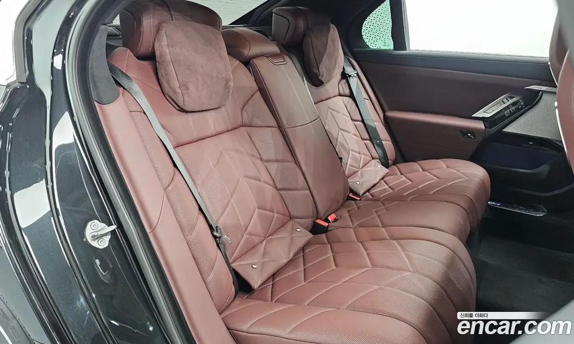 BMW 7 серия 2023 3.0 автомат (гидро), фото 17