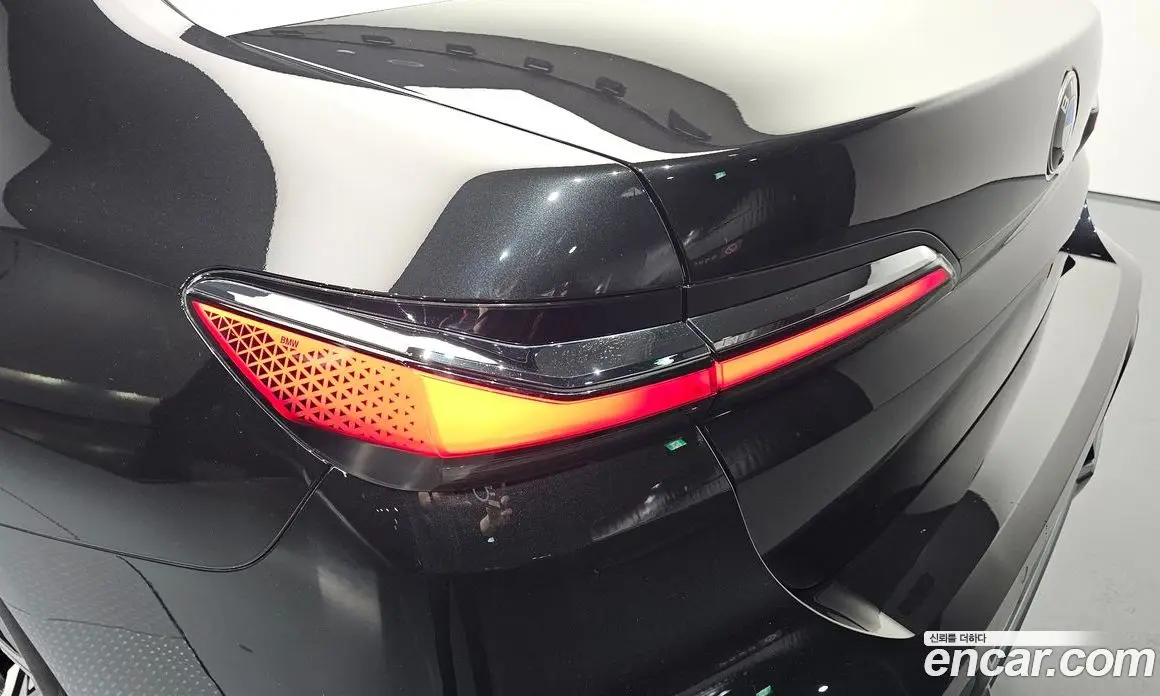 BMW 7 серия 2023 3.0 автомат (гидро), фото 9