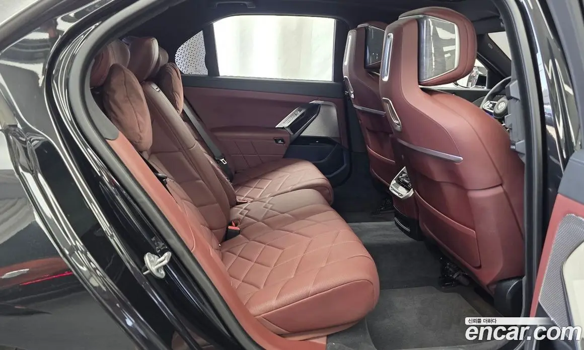 BMW 7 серия 2024 3.0 автомат (гидро), фото 18