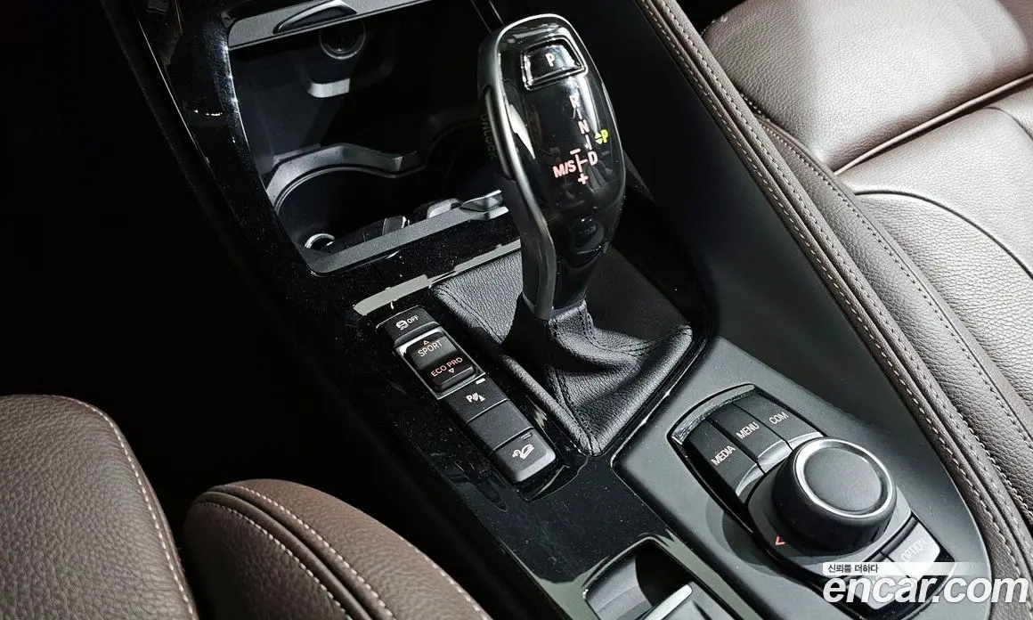 BMW X1 2021 2.0 автомат (гидро), фото 12