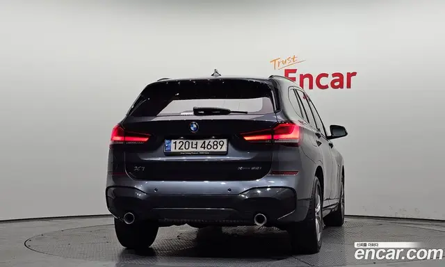 BMW X1 2021 2.0 автомат (гидро), миниатюра 4