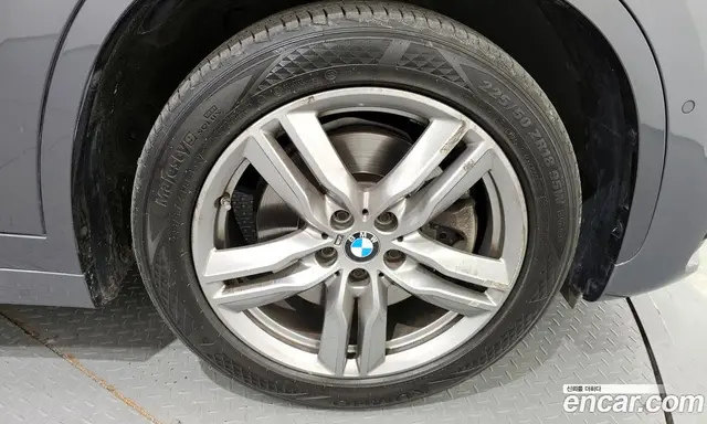 BMW X1 2021 2.0 автомат (гидро), миниатюра 7
