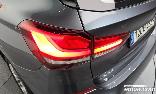 BMW X1 2021 2.0 автомат (гидро), миниатюра 9