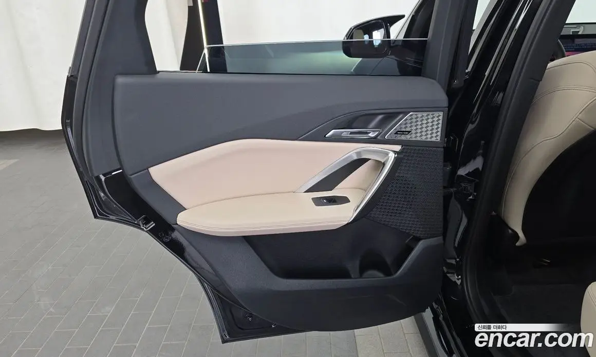 BMW X1 2025 2.0 автомат (гидро), фото 15