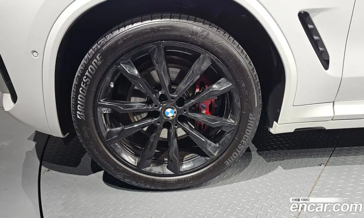 BMW X4 2025 2.0 автомат (гидро), фото 5 BMW X4 2025 2.0 автомат (гидро), фото 5