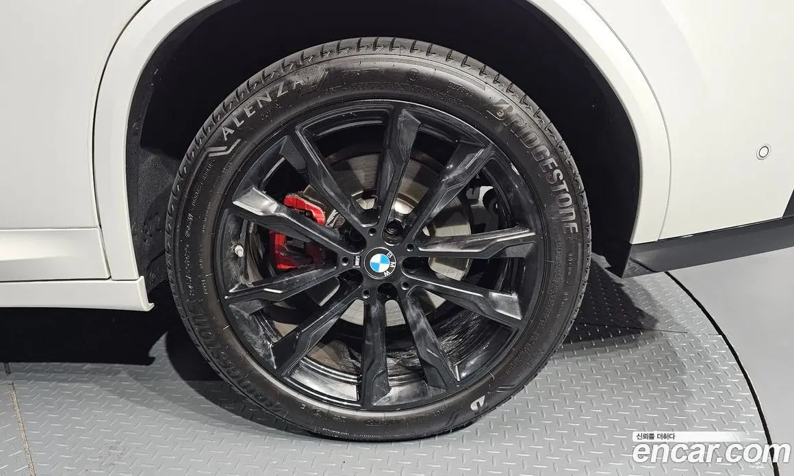 BMW X4 2025 2.0 автомат (гидро), фото 7 BMW X4 2025 2.0 автомат (гидро), фото 7