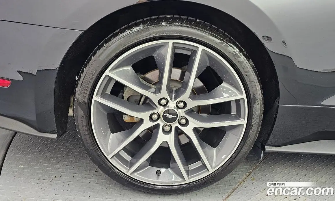 Ford Mustang 2017 5.0 автомат (гидро), фото 6 Ford Mustang 2017 5.0 автомат (гидро), фото 6