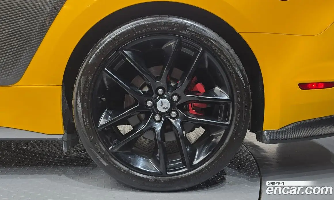 Ford Mustang 2017 5.0 автомат (гидро), фото 6 Ford Mustang 2017 5.0 автомат (гидро), фото 6