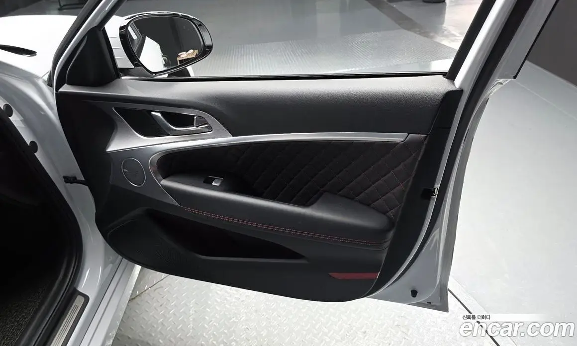 Genesis G70 2019 2.0 автомат (гидро), фото 14 Genesis G70 2019 2.0 автомат (гидро), фото 14