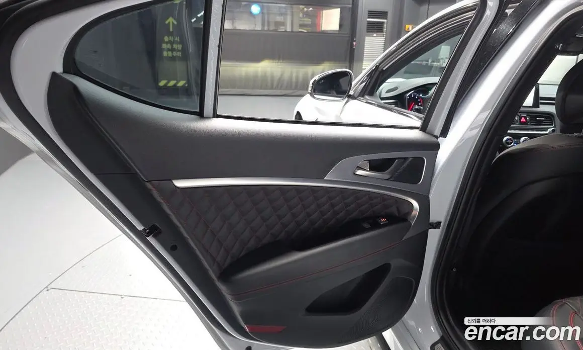 Genesis G70 2019 2.0 автомат (гидро), фото 15 Genesis G70 2019 2.0 автомат (гидро), фото 15