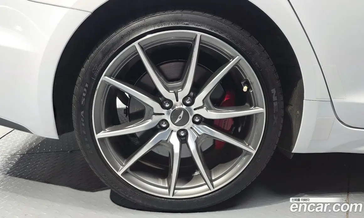 Genesis G70 2019 2.0 автомат (гидро), фото 5 Genesis G70 2019 2.0 автомат (гидро), фото 5