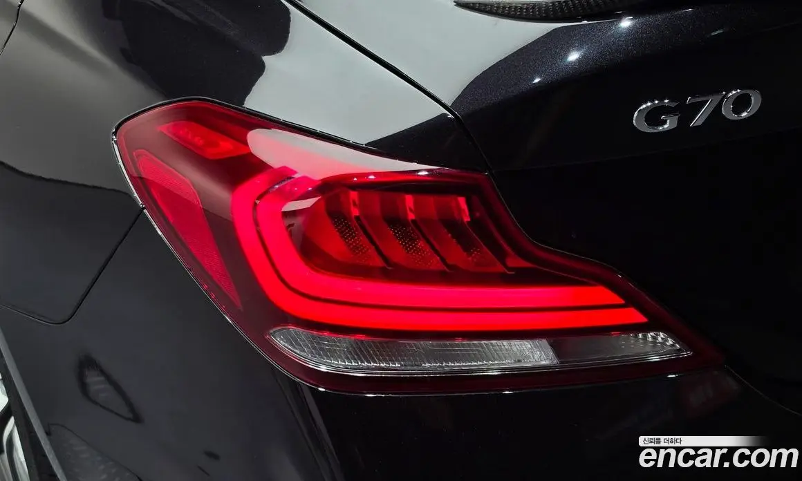 Genesis G70 2019 2.0 автомат (гидро), фото 9 Genesis G70 2019 2.0 автомат (гидро), фото 9