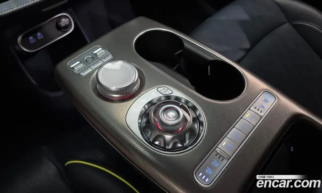 Genesis GV60 2022 0.1 автомат (гидро), миниатюра 12