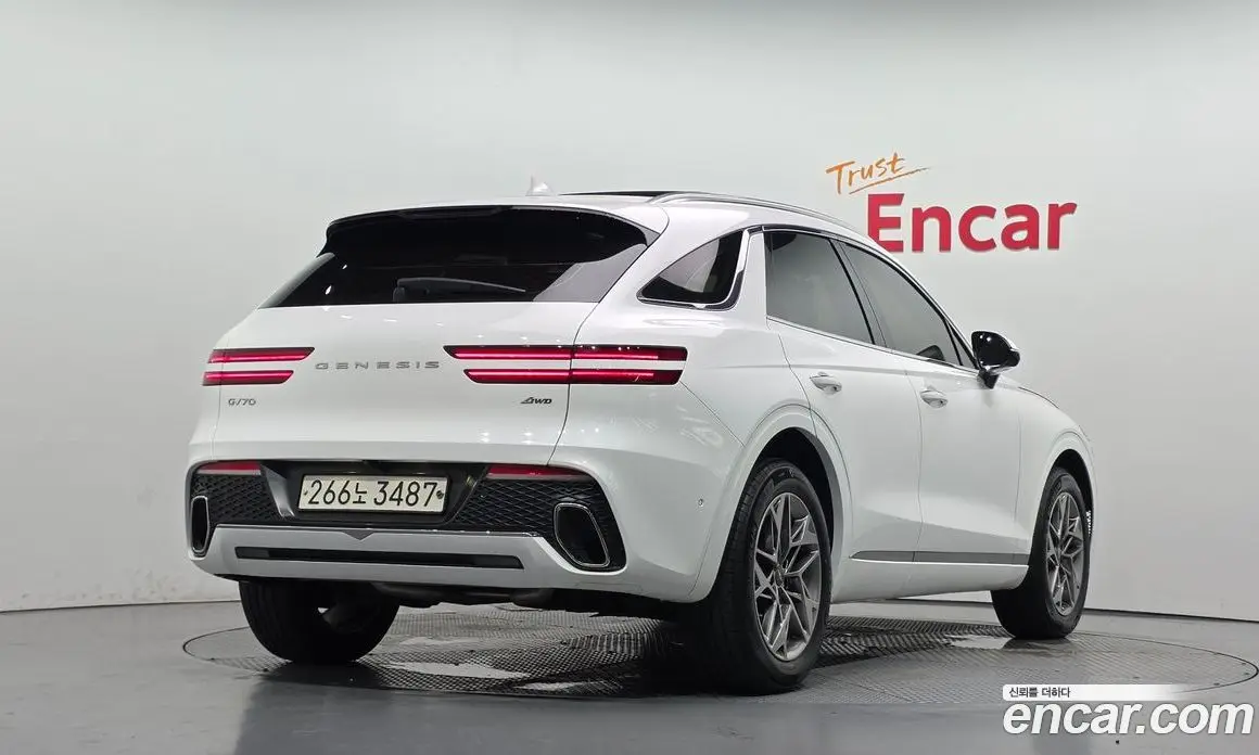Genesis GV70 2021 2.5 автомат (гидро), фото 2 Genesis GV70 2021 2.5 автомат (гидро), фото 2