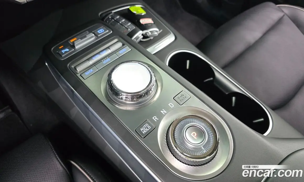 Genesis GV70 2021 2.5 автомат (гидро), фото 12 Genesis GV70 2021 2.5 автомат (гидро), фото 12
