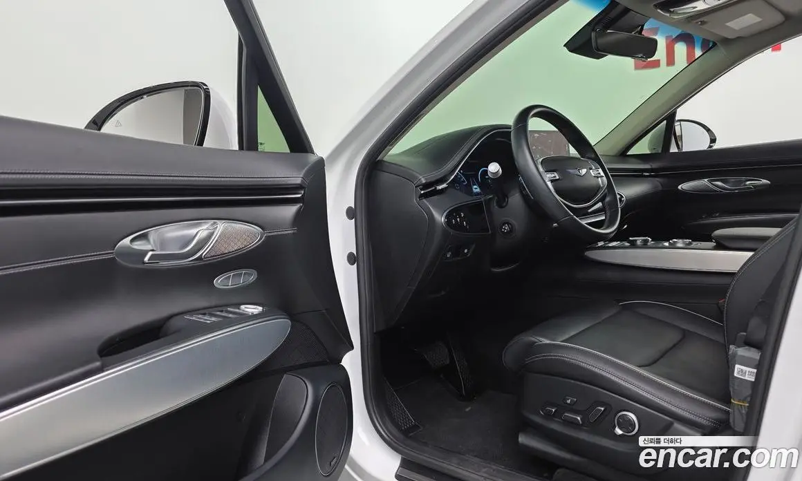 Genesis GV70 2021 2.5 автомат (гидро), фото 16 Genesis GV70 2021 2.5 автомат (гидро), фото 16