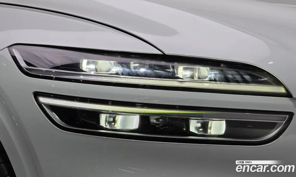 Genesis GV70 2021 2.5 автомат (гидро), фото 8 Genesis GV70 2021 2.5 автомат (гидро), фото 8