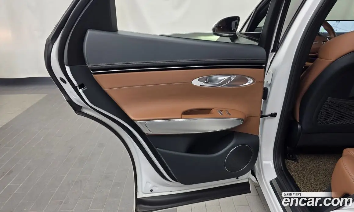 Genesis GV70 2021 2.5 автомат (гидро), фото 15