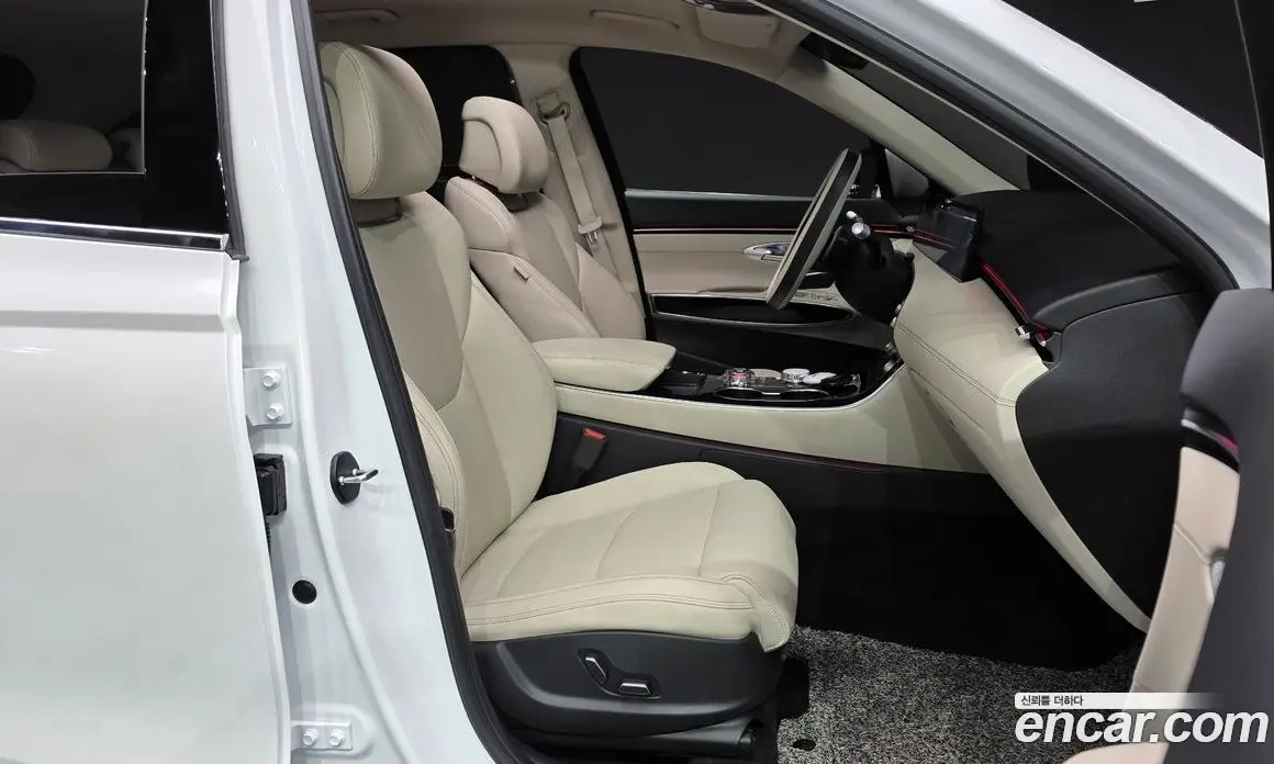 Genesis GV70 2024 2.5 автомат (гидро), фото 16 Genesis GV70 2024 2.5 автомат (гидро), фото 16