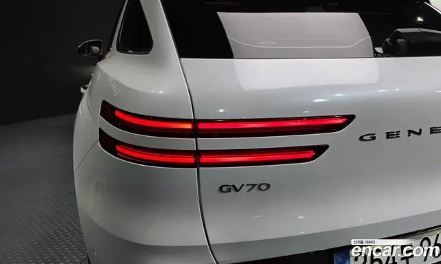 Genesis GV70 2024 2.5 автомат (гидро), миниатюра 9 Genesis GV70 2024 2.5 автомат (гидро), миниатюра 9