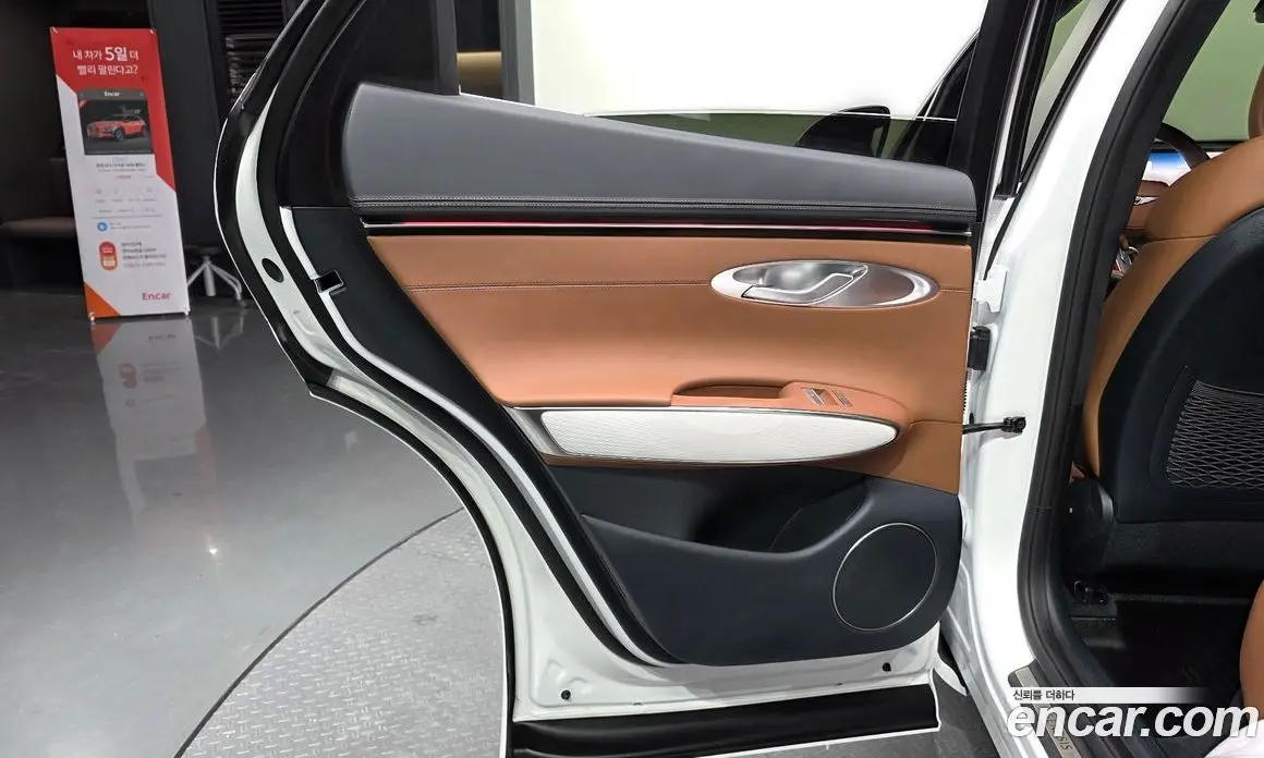 Genesis GV70 2025 2.5 автомат (гидро), фото 14 Genesis GV70 2025 2.5 автомат (гидро), фото 14