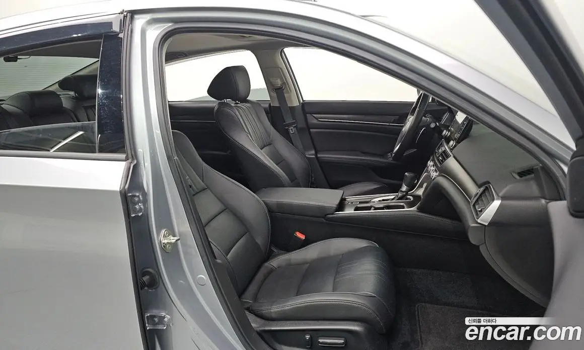 Honda Accord 2019 1.5 автомат (гидро), фото 16 Honda Accord 2019 1.5 автомат (гидро), фото 16