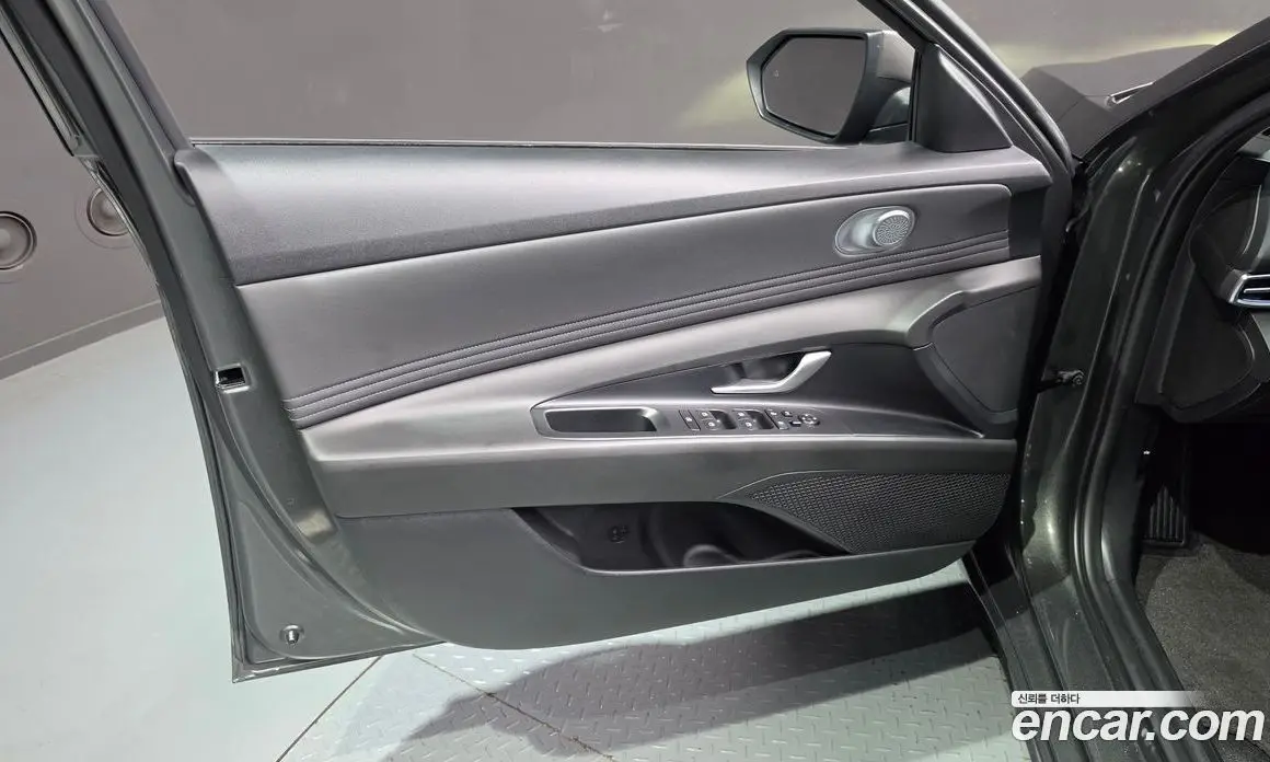 Hyundai Avante 2023 1.6 автомат (гидро), фото 14