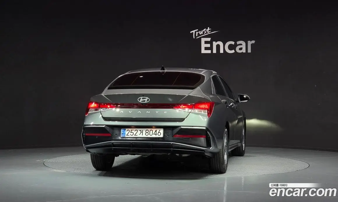 Hyundai Avante 2023 1.6 автомат (гидро), фото 4