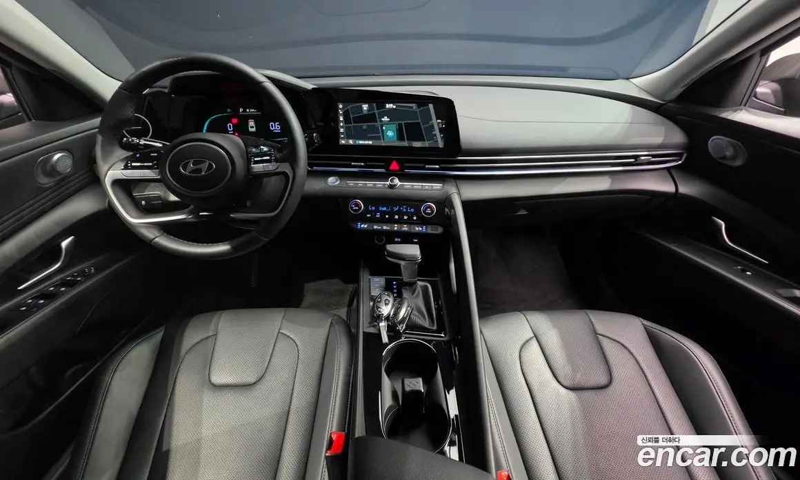 Hyundai Avante 2023 1.6 автомат (гидро), фото 10