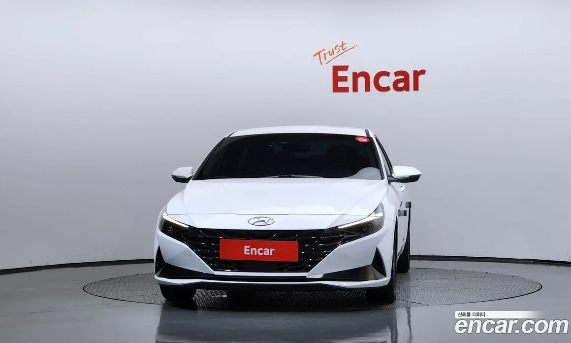 Hyundai Avante 2023 1.6 автомат (гидро), фото 3