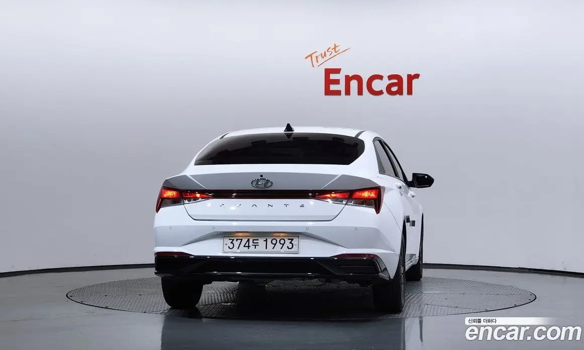 Hyundai Avante 2023 1.6 автомат (гидро), фото 4