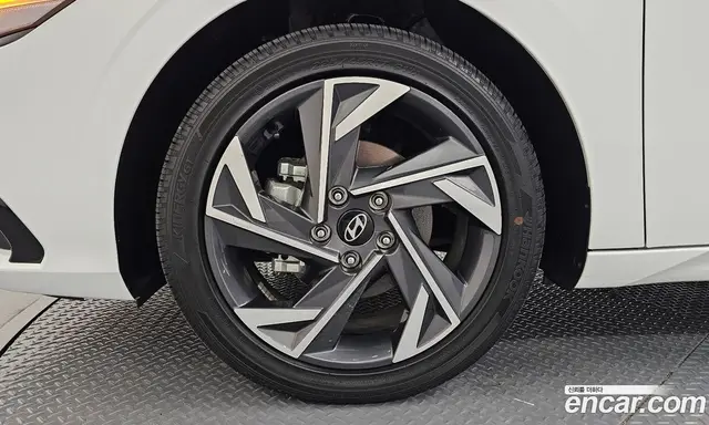 Hyundai Avante 2025 1.6 автомат (гидро), миниатюра 5 Hyundai Avante 2025 1.6 автомат (гидро), миниатюра 5