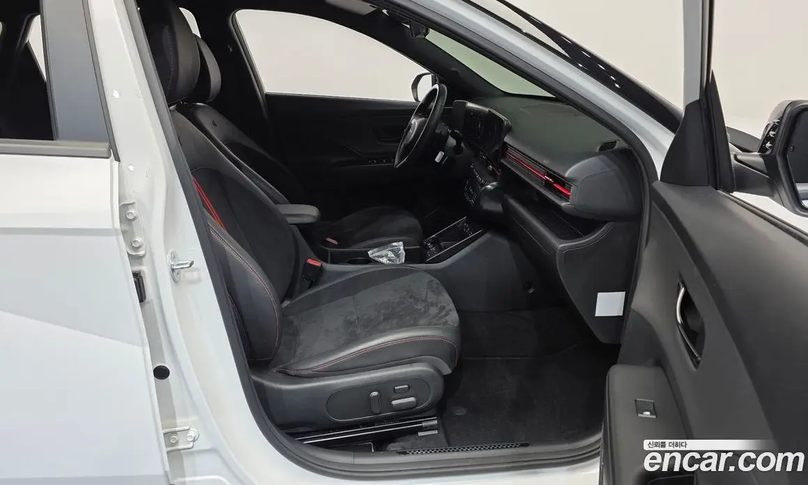 Hyundai Kona 2023 1.6 автомат (гидро), фото 17