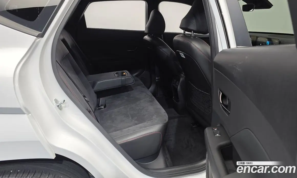 Hyundai Kona 2023 1.6 автомат (гидро), фото 18