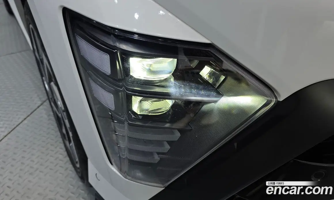 Hyundai Kona 2023 1.6 автомат (гидро), фото 8