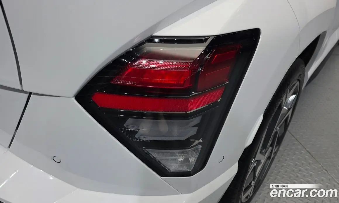 Hyundai Kona 2023 1.6 автомат (гидро), фото 9