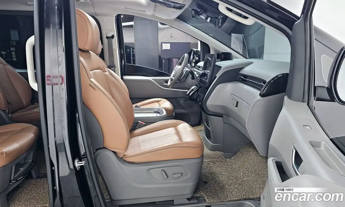 Hyundai Staria 2021 2.2 автомат (гидро), фото 15