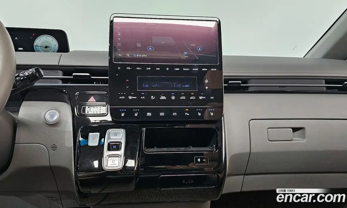 Hyundai Staria 2021 2.2 автомат (гидро), фото 18