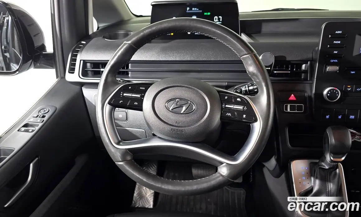 Hyundai Staria 2023 2.2 автомат (гидро), фото 19