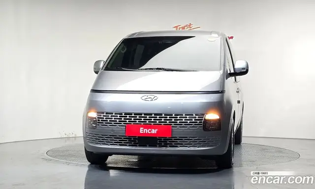 Hyundai Staria 2023 2.2 автомат (гидро), миниатюра 3