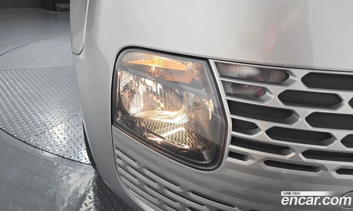 Hyundai Staria 2023 2.2 автомат (гидро), фото 8