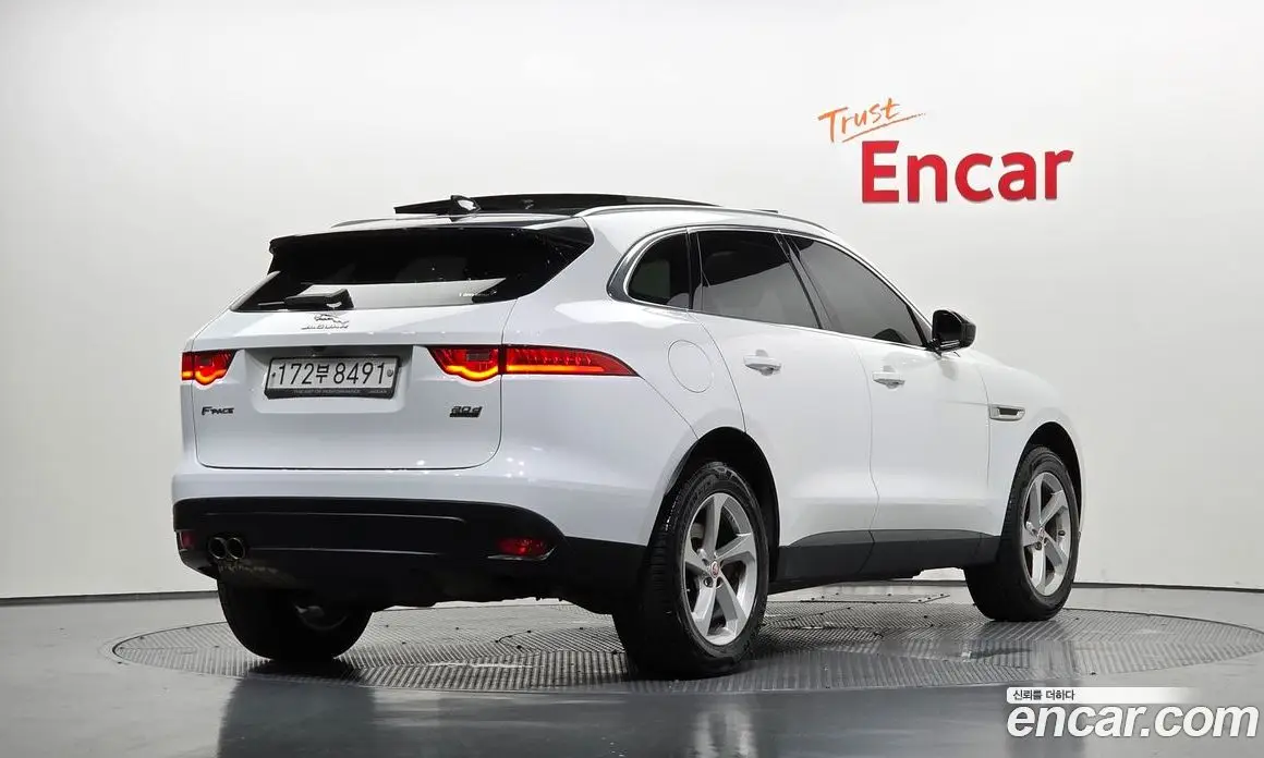Jaguar F-Pace 2019 2.0 автомат (гидро), фото 2 Jaguar F-Pace 2019 2.0 автомат (гидро), фото 2
