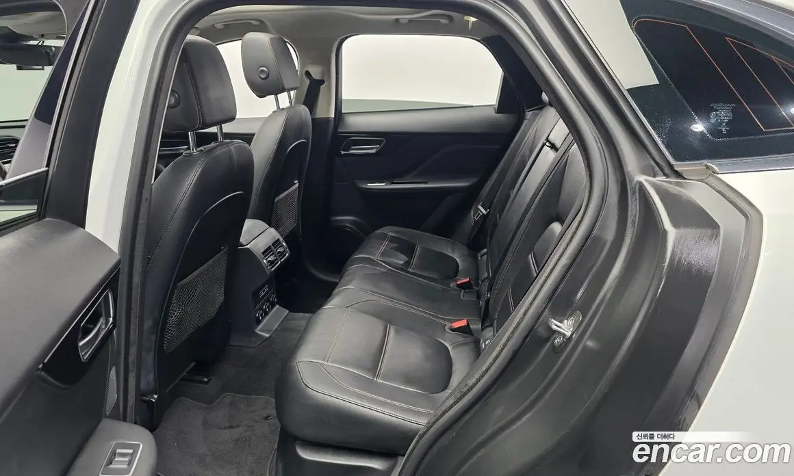 Jaguar F-Pace 2019 2.0 автомат (гидро), фото 16 Jaguar F-Pace 2019 2.0 автомат (гидро), фото 16