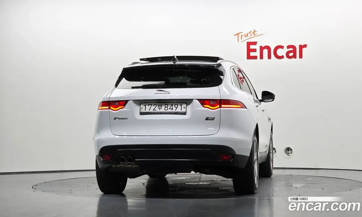 Jaguar F-Pace 2019 2.0 автомат (гидро), фото 4 Jaguar F-Pace 2019 2.0 автомат (гидро), фото 4