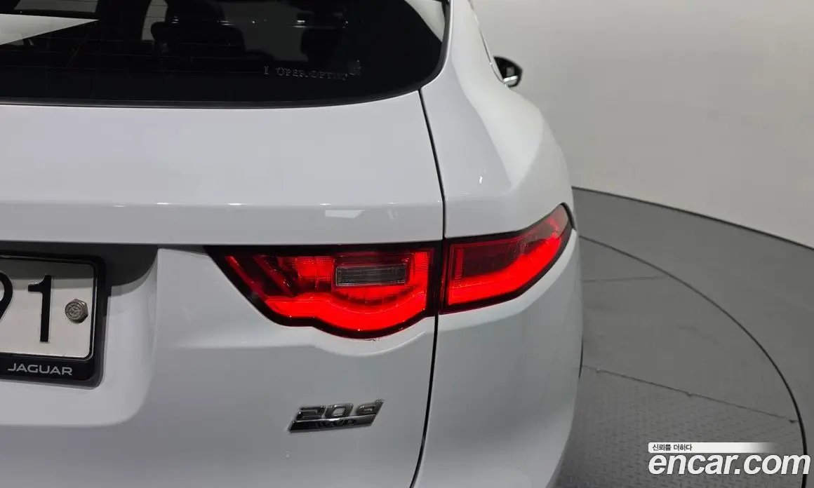 Jaguar F-Pace 2019 2.0 автомат (гидро), фото 9 Jaguar F-Pace 2019 2.0 автомат (гидро), фото 9